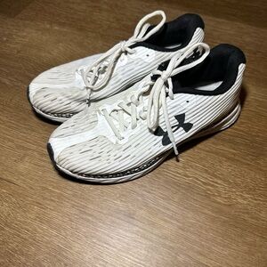 Under Armour HOVR‎ Velociti 3 Women’s White Size 8.5